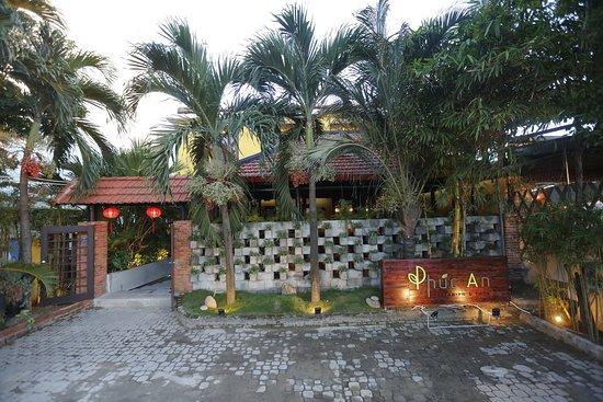 Phuc An Vegetarian & Cafe